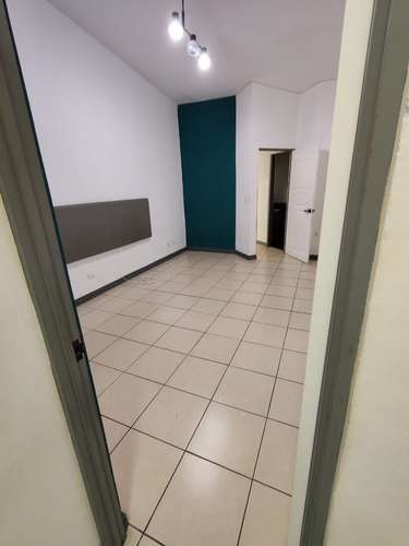 Alquiler de casa en residencial 