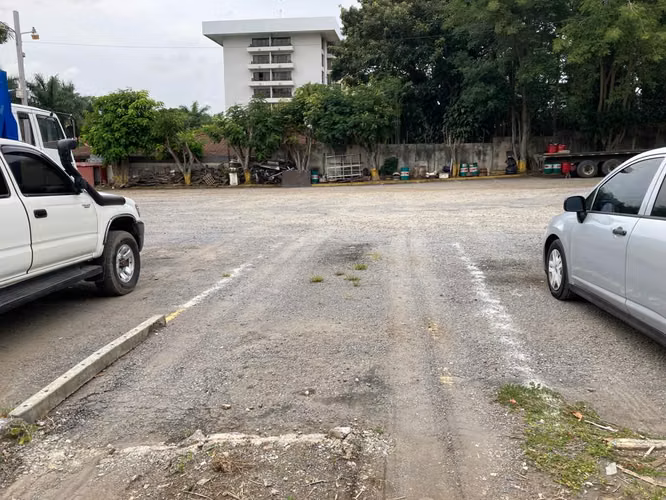 REBAJADO Lote para desarrollo 9.633 m² Uruca, al lado San Jose Palacio - Imagen 2