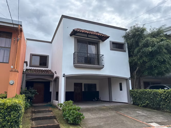 Venta de casa en condominio en Curridabat, 6135 - Imagen 1