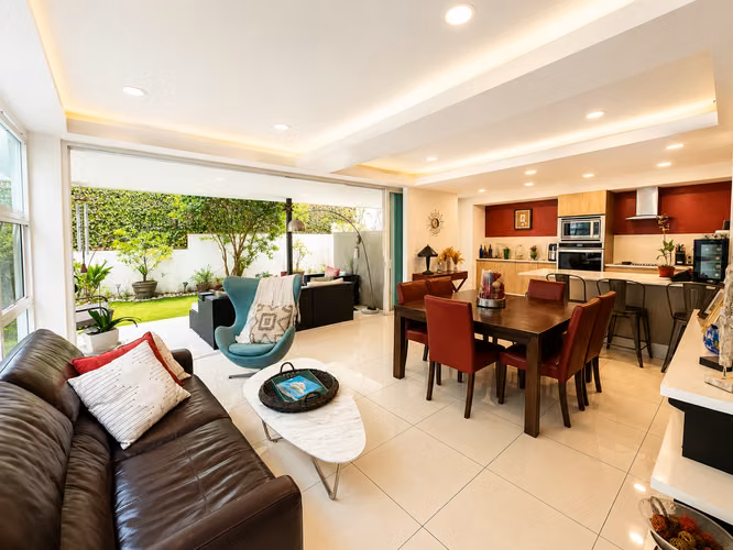 Casa de tres niveles en Santa Ana centro - HG - Imagen 11