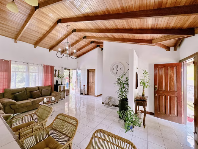 OPORTUNIDAD DE COMPRA DE LOTE + CASA EN PIEDADES DE SANTA ANA - Imagen 13