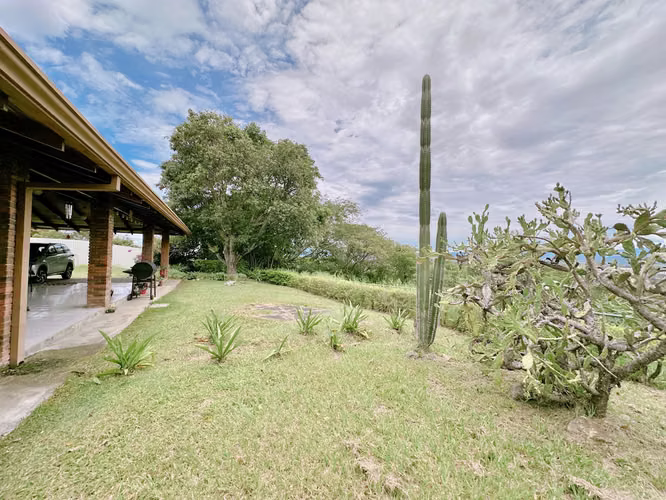 OPORTUNIDAD DE COMPRA DE LOTE + CASA EN PIEDADES DE SANTA ANA - Imagen 7