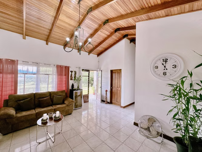 OPORTUNIDAD DE COMPRA DE LOTE + CASA EN PIEDADES DE SANTA ANA - Imagen 17