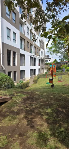Apartamento full amoblado en VIVE Tibás - Imagen 12