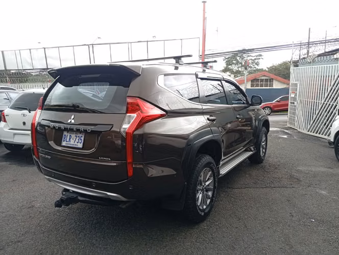 Mitsubishi montero sport 