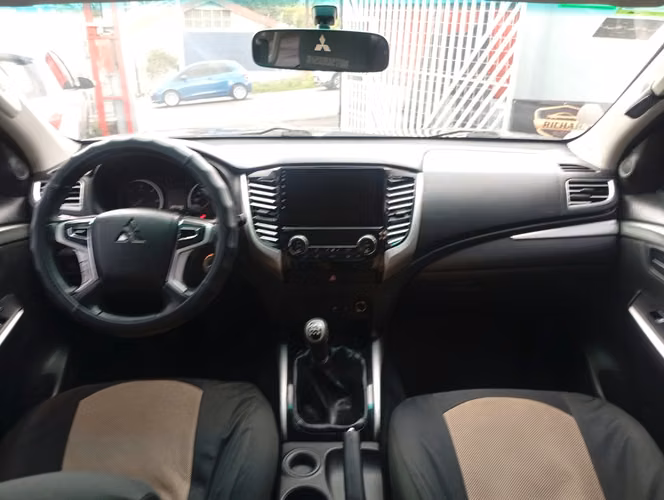 Mitsubishi montero sport 