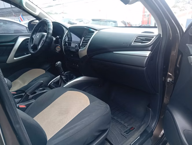 Mitsubishi montero sport 