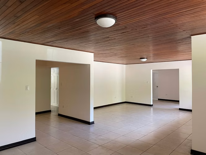 Finca a 15min del aeropuerto con piscina, caballerizas y jardines  - Imagen 4