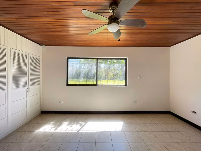 Finca a 15min del aeropuerto con piscina, caballerizas y jardines  - Imagen 17