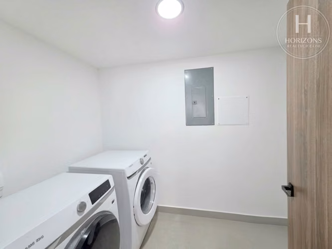 Se Vende Casa de 3 Niveles en Condominio NAIA Guachipelín 3 Habitaciones NJA1453JB-V - Imagen 6