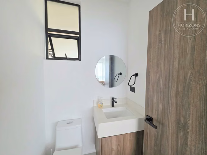 Se Vende Casa de 3 Niveles en Condominio NAIA Guachipelín 3 Habitaciones NJA1453JB-V - Imagen 4