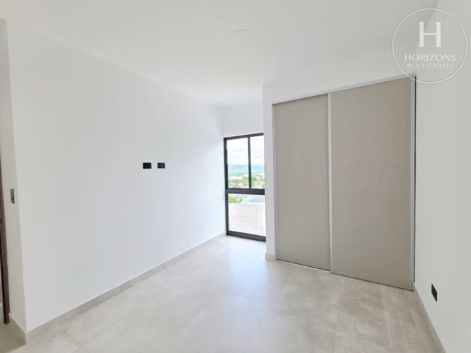 Se Alquila Casa de 3 Niveles en Condominio NAIA Guachipelín 3 Habitaciones NJA1453JB-A - Imagen 14