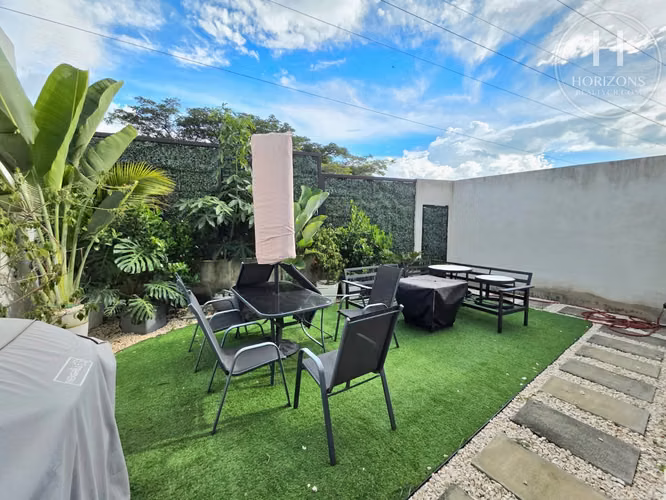 Se Alquila Casa de 3 Niveles en Condominio NAIA Guachipelín 3 Habitaciones NJA1453JB-A - Imagen 5