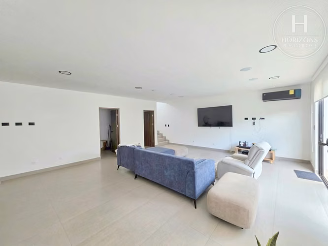Se Alquila Casa de 3 Niveles en Condominio NAIA Guachipelín 3 Habitaciones NJA1453JB-A - Imagen 3