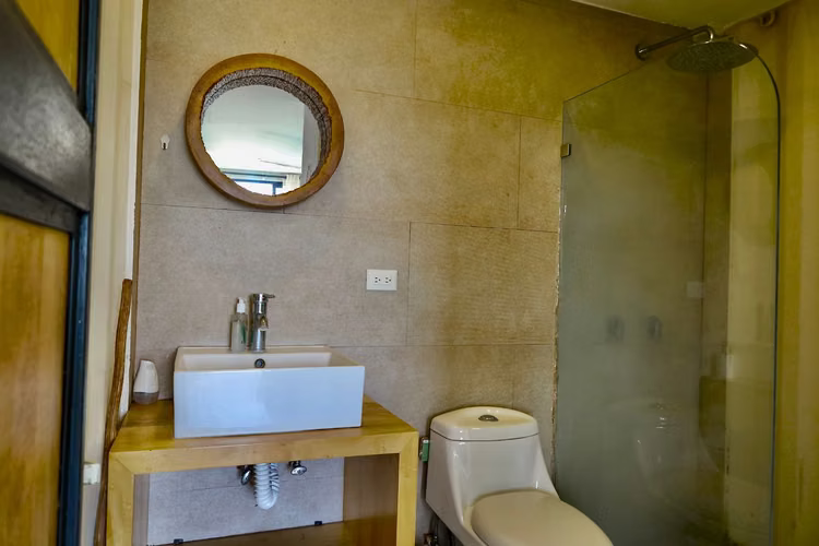 Casa con Piscina y Vistas Panorámicas Cerca de Tamarindo y Playa Grande - Imagen 8