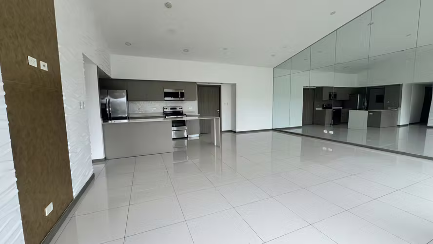 PENTHOUSE EN ALQUILER CON LÍNEA BLANCA Y 3 PARQUEOS