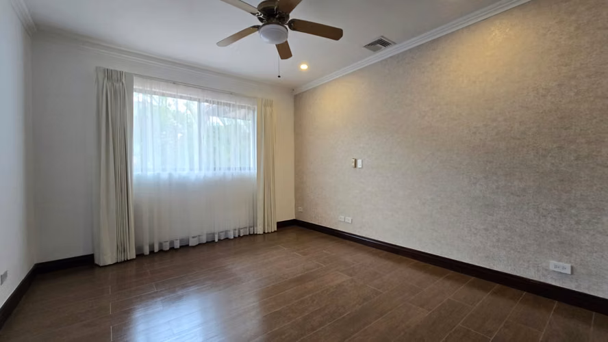 Residencia Colonial de Lujo en Valle del Sol (Santa Ana) - 4 Habitaciones / 3.5 Banos - 450 m2 - Imagen 19