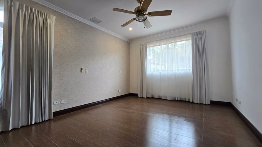 Residencia Colonial de Lujo en Valle del Sol (Santa Ana) - 4 Habitaciones / 3.5 Banos - 450 m2 - Imagen 10