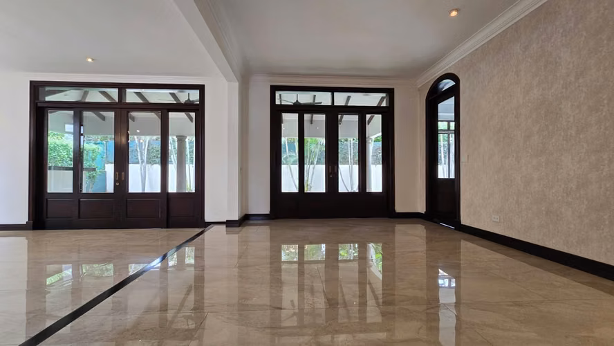 Residencia Colonial de Lujo en Valle del Sol (Santa Ana) - 4 Habitaciones / 3.5 Banos - 450 m2 - Imagen 6