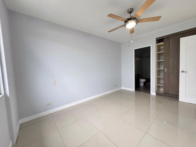 Apartamento de alquiler en la Sabana  - Imagen 10