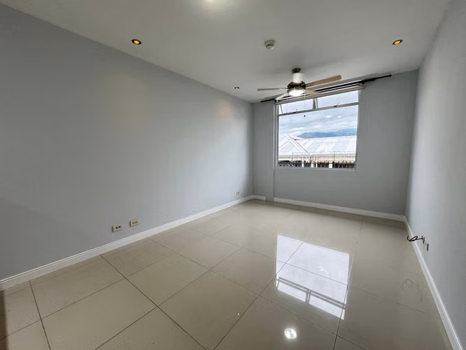 Apartamento de alquiler en la Sabana  - Imagen 9