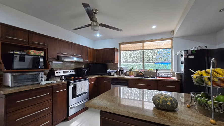 Residencia Exclusiva en Alquiler – Piedades, Santa Ana - Imagen 5