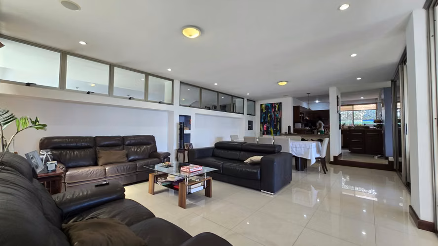 Residencia Exclusiva en Alquiler – Piedades, Santa Ana - Imagen 8
