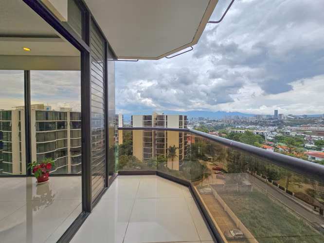 PENTHOUSE DE 3 HABIT. CON FULL VISTAS EN BELLO HORIZONTE ESCAZU - Imagen 19