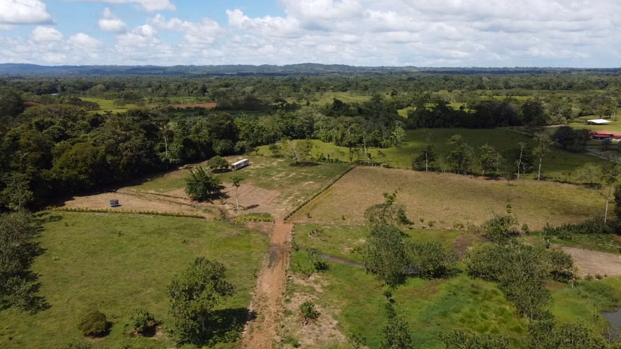 10,519 m² property in La Perla, La Fortuna, San Carlos