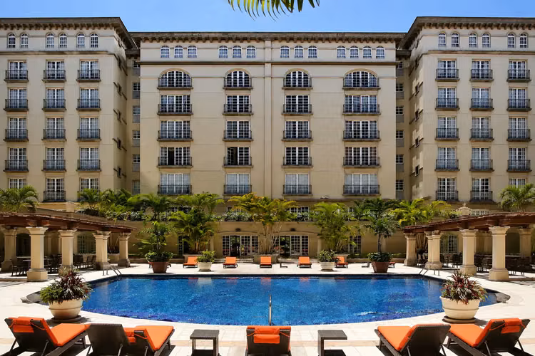 CORTIJO LOS LAURELES | Luxury Apartments and Suites with Hotel Services, Escazú, San José
