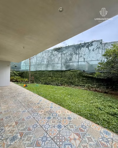 OPORTUNIDAD impresionante apartamento de 194m2 con 3 habs + servicio patio amplio - Imagen 3