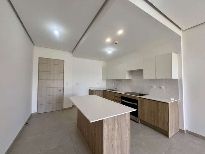 Apartamento NUEVO en Santa Ana | 32 m² de Jardín Privado + 2 Parqueos