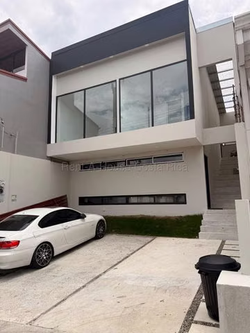Alquiler de Apartamento para ESTRENAR en Ulloa-Heredia. 27-637