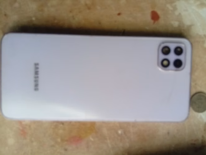 For spare parts it does, but the screen is damaged