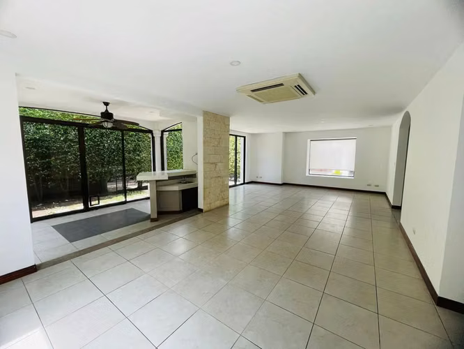 VENTA DE HERMOSA CASA EN CONDOMINIO EN POZOS, SANTA ANA - Imagen 19