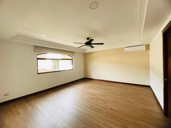 VENTA DE HERMOSA CASA EN CONDOMINIO EN POZOS, SANTA ANA - Imagen 15