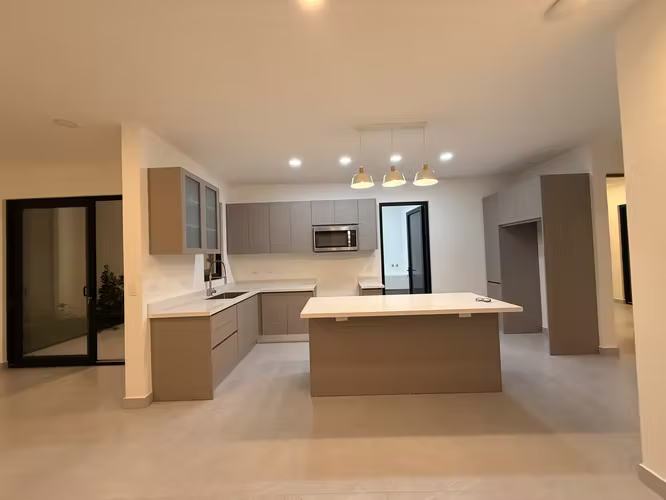 ESPECTACULAR MODERNO APTO 170m2  EN TORRE DE SOLO 4 UNIDADES NUEVO ESCAZÚ 