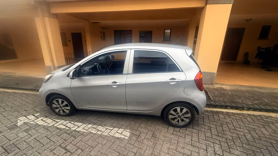 Kia picanto en excelente  estado 