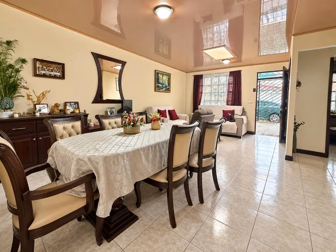 OPORTUNIDAD!! VENDO CASA ASERRI CENTRO  6 DORMITORIOS BARRIO SOCORRO - Imagen 3