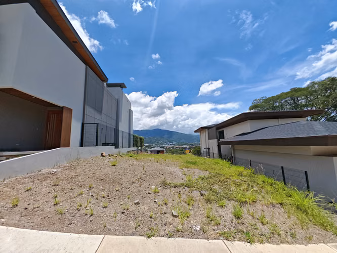 VENTA DE LOTE CON VISTA EN VISTA REAL, SANTA ANA - Imagen 16