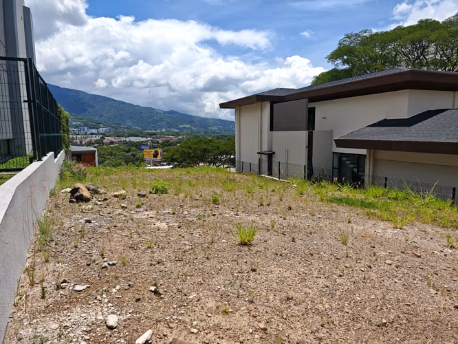 VENTA DE LOTE CON VISTA EN VISTA REAL, SANTA ANA - Imagen 4