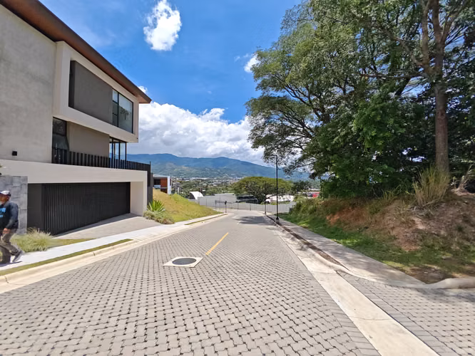 VENTA DE LOTE CON VISTA EN VISTA REAL, SANTA ANA - Imagen 15