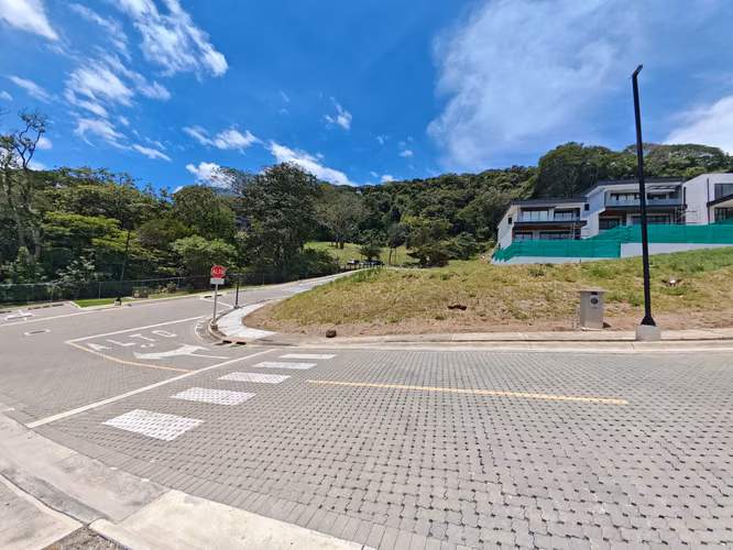 VENTA DE LOTE CON VISTA EN VISTA REAL, SANTA ANA - Imagen 12
