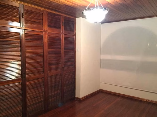 Alquiler de hermosa casa en Heredia Costa Rica a 200 metros del nuevo estadio de Heredia 