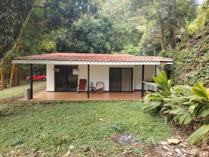 Quinta de oportunidad en Atenas 1.1 Hectàreas con vistas espectaculares.