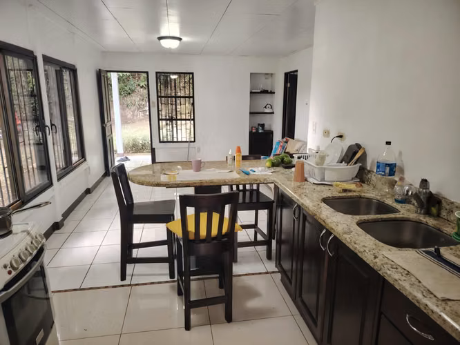 Quinta de oportunidad en Atenas 1.1 Hectàreas con vistas espectaculares.