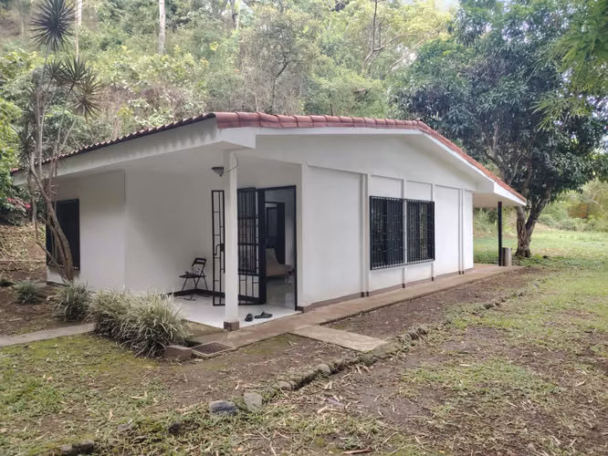 Quinta de oportunidad en Atenas 1.1 Hectàreas con vistas espectaculares.
