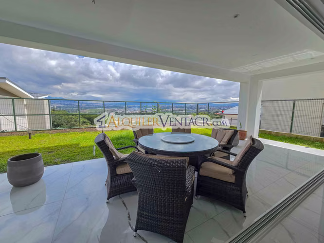 CONDO DE 305 M2 CON 546 M2 DE LOTE EN GUACHIPELIN ESCAZU - Imagen 10