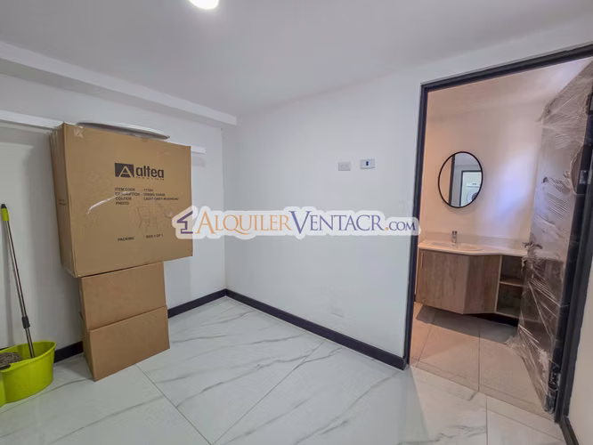 CONDO DE 305 M2 CON 546 M2 DE LOTE EN GUACHIPELIN ESCAZU - Imagen 6