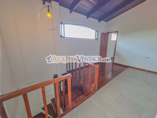CASA CON PISCINA PROPIA Y VISTA CON 1.735 M2 DE LOTE EN SANTA ANA PIEDADES - Imagen 19